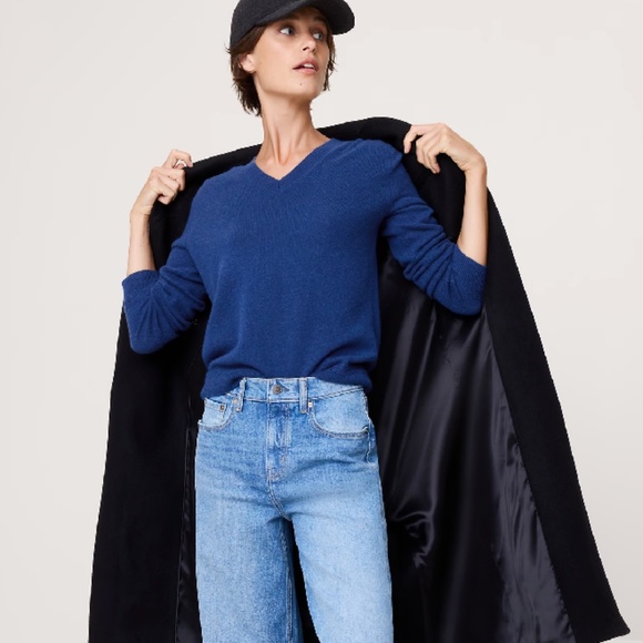 Banana Republic Lightweight Silk Cashmere V-Neck Sweater - Picture 1 of 8